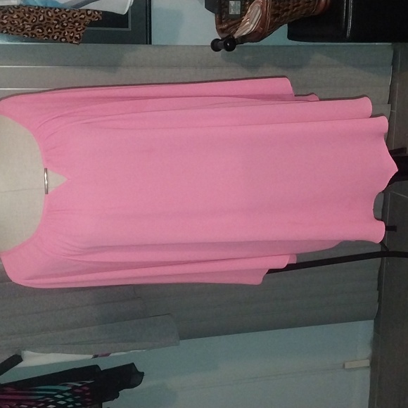 Decorative pink plus shirt - Picture 2 of 7